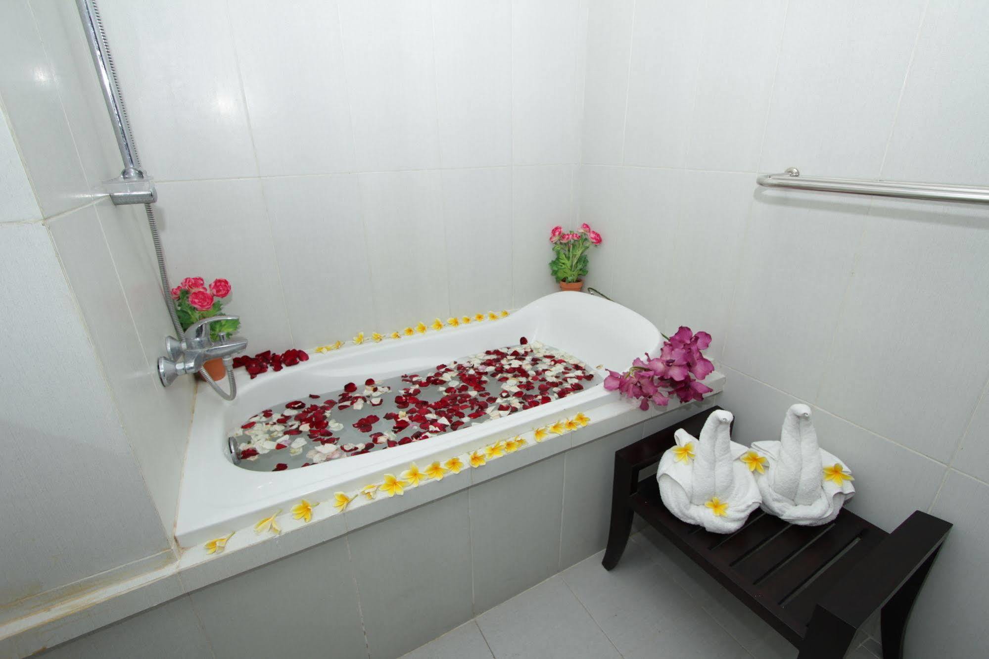 Gosyen Hotel 勒吉安 外观 照片